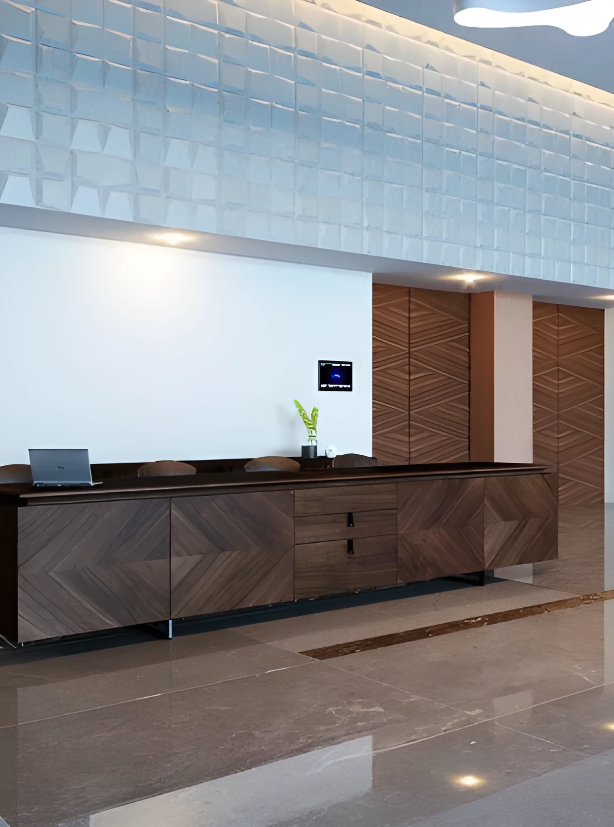 Mostrador de recepción corporativo, marquetería nogal espiga y panel 3D para oficinas